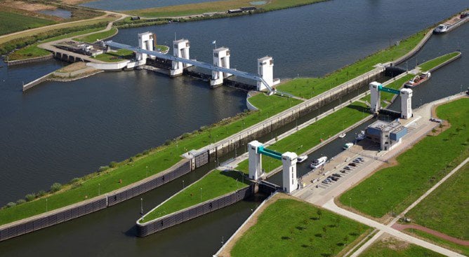 Waterkrachtcentrale Nuon - Alphen aan de Maas Waterkrachtcentrale Nuon - Alphen aan de Maas